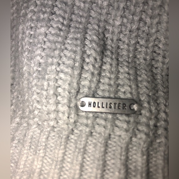Hollister XS crew neck. Cropped. Pretty Soft grey color - Picture 3 of 11
